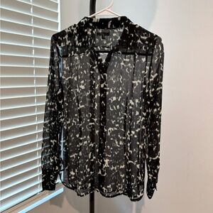 GAP Black Long Sleeve Graphic Blouse with Notched Collar